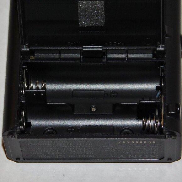 Sony FM/AM Portable Pocket Radio ICF-P26 Built-in-Speaker Tested & Working - Picture 9 of 9